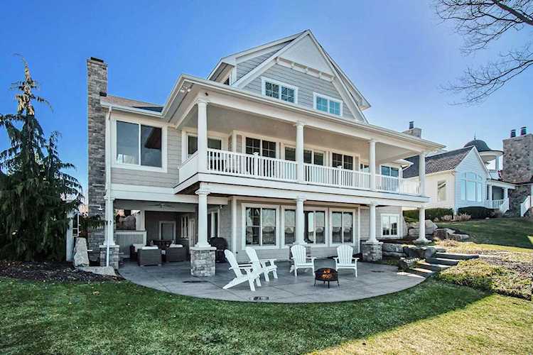 1609 South Shore Dr Holland, MI 49423
