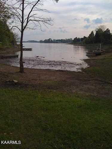 961 Lake Ridge Dr Dandridge, TN 37725