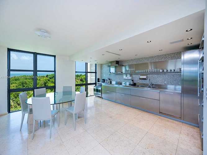 1121 Crandon Blvd #D401 Key Biscayne, FL 33149