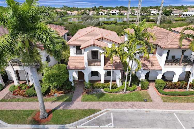 3730 NW 84th Way Cooper City, FL 33024