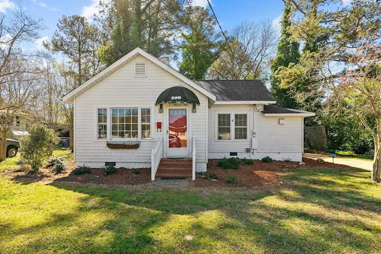 209 E E Street Erwin, NC 28339