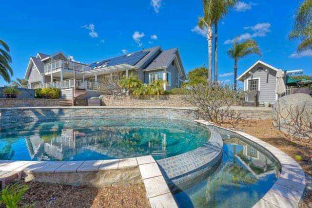 702 Hilo Way Vista, CA 92081