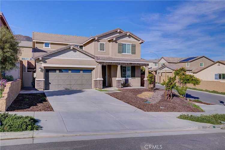 26055 Plumcot Dr Corona, CA 92883 | MLS FR23039539 Photo 1