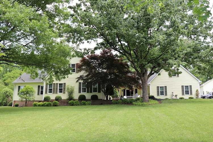 1155 Puryears Bend Rd Hartsville, TN 37074