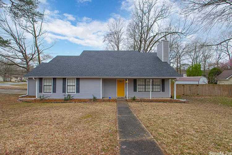 2303 Raintree Dr Bryant, AR 72022