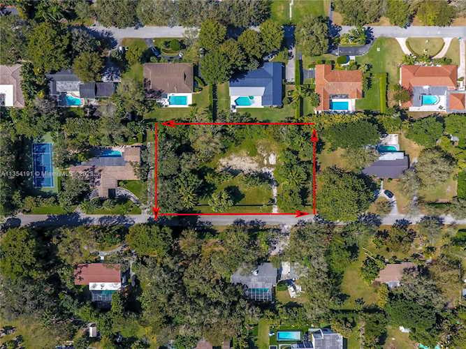 12200 SW 69th Ct Pinecrest, FL 33156