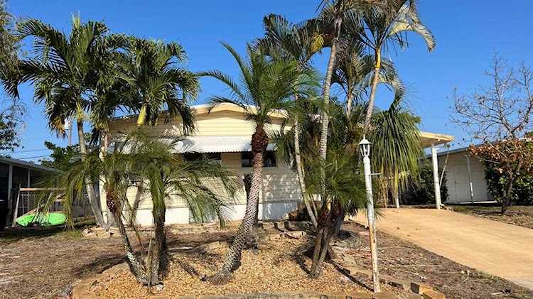 7187 SE Redbird Circle Hobe Sound, FL 33455