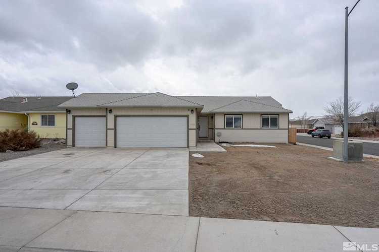 1102 Reed Cir Fernley, NV 89408-9177