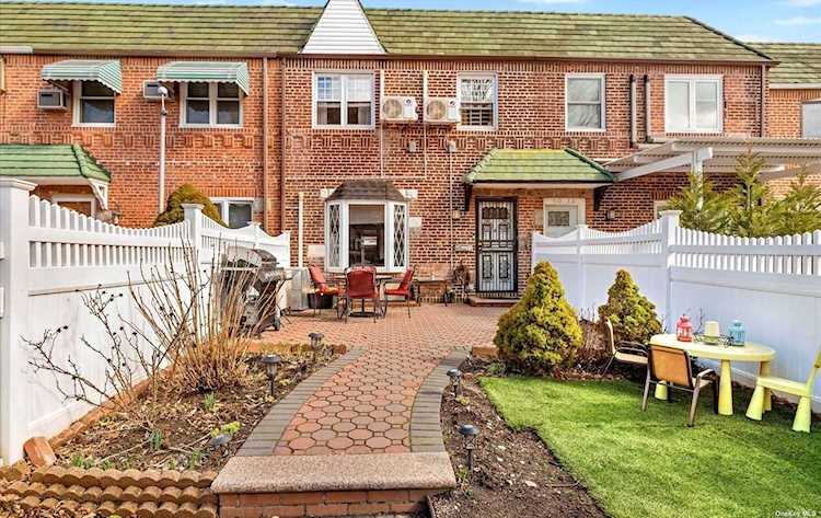 60-11 77th Place Middle Village, NY 11379
