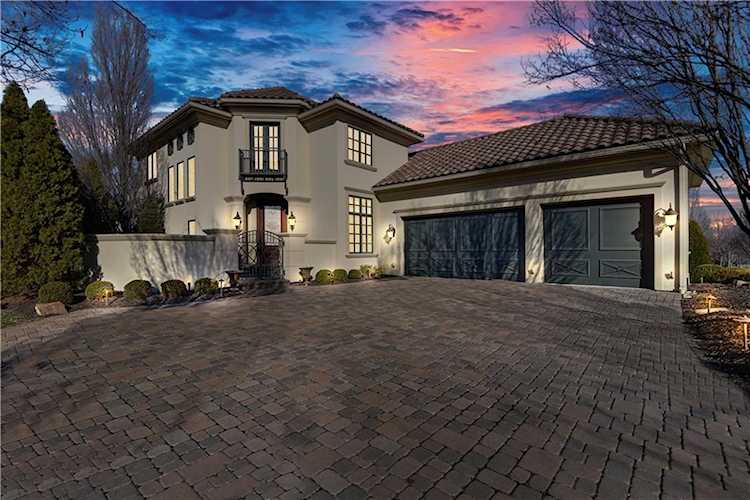 3312 W 138th St Leawood, KS 66224