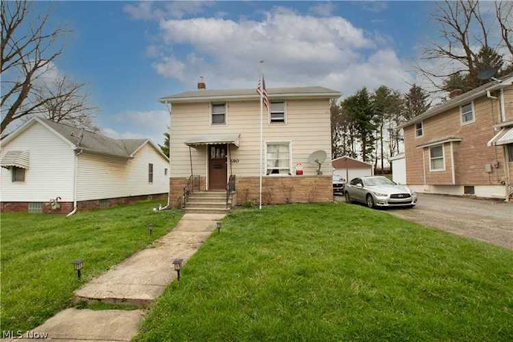 690 E Martin St East Palestine, OH 44413