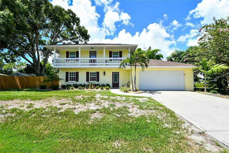 3359 Plantation Dr Sarasota, FL 34231