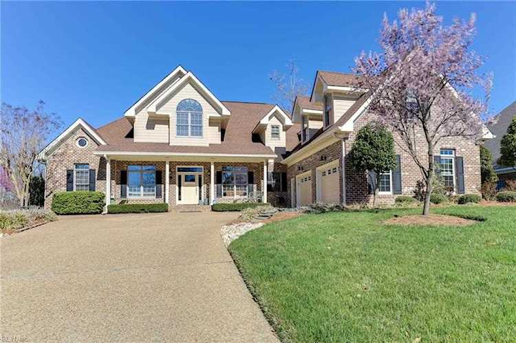 101 The Machrie Smithfield, VA 23430