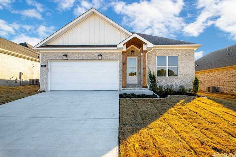 2525 Kara Ln Bryant, AR 72019