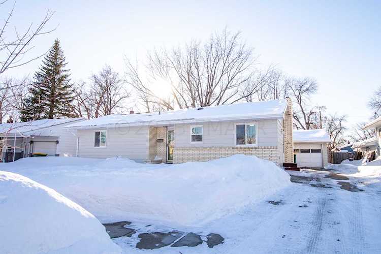 508 3 St Ct E West Fargo, ND 58078