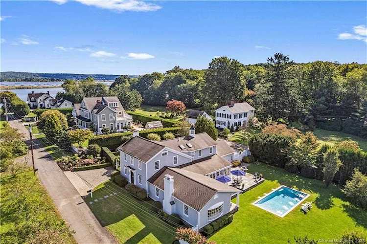 12 Racketts Lane Essex, CT 06426