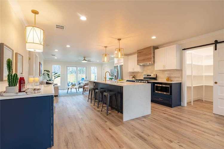 1407 S Pine ST Georgetown, TX 78626