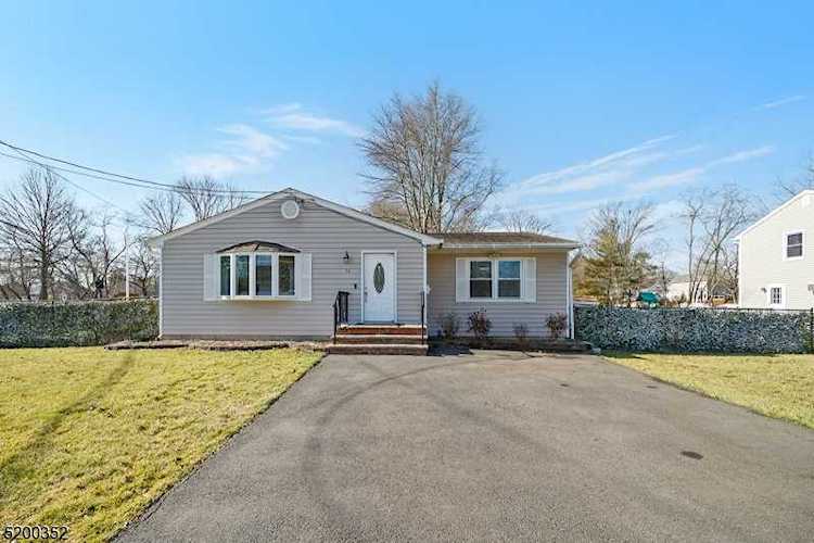 74 Oak Street Bridgewater Twp., NJ 08807 | MLS 3826000 Photo 1