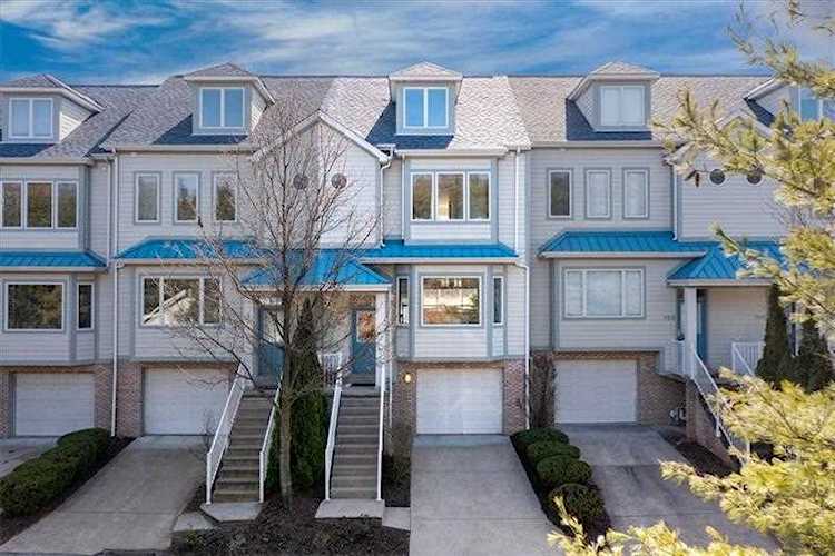 104 Saint Charles Ct Pittsburgh, PA 15238