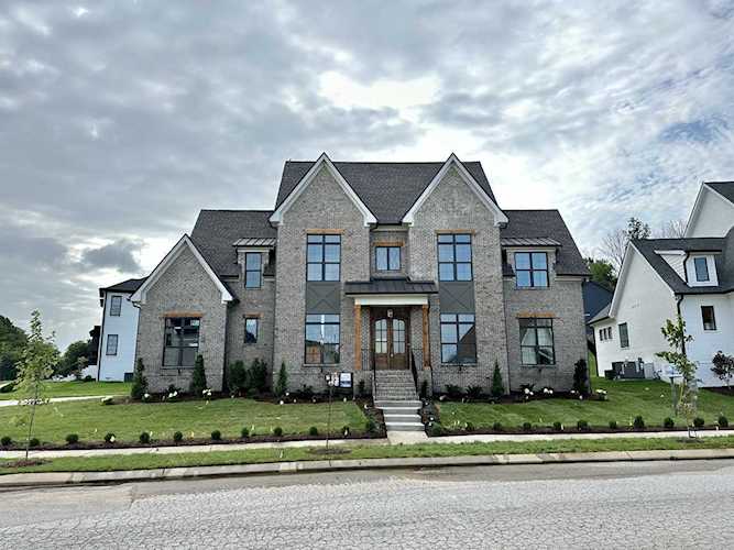 2197 Burgin Drive Thompsons Station, TN 37179