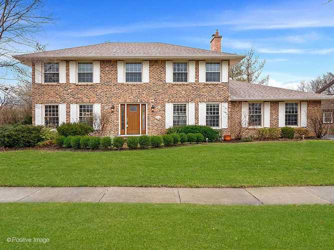 2017 Canterbury Place Wheaton, IL 60189