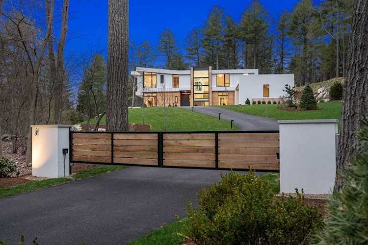 31 Green Ln Weston, MA 02493