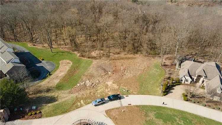 701 The Gardens Dr Pittsburgh, PA 15238