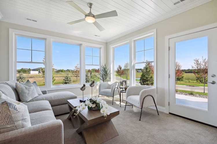 121 Lakeshore Circle Waconia, MN 55387