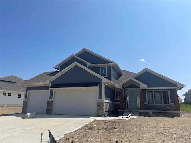 4721 NE Jamestown Dr Lee's Summit, MO 64064