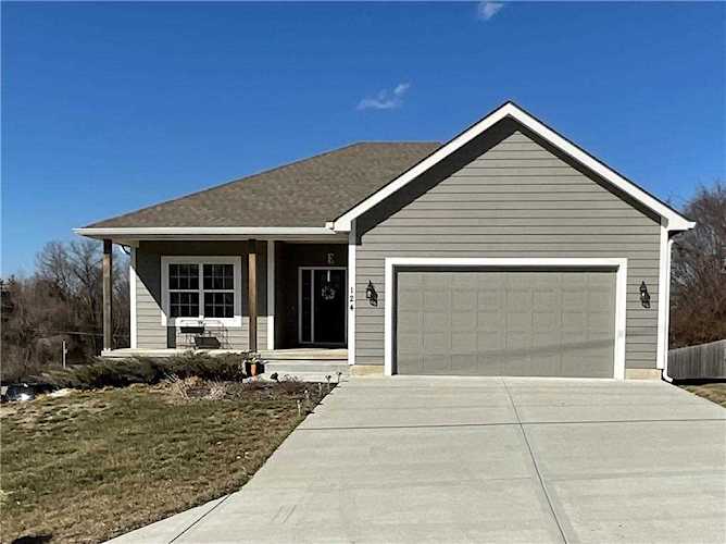 124 W Kay St Lansing, KS 66043