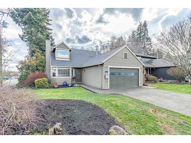 9222 SW Martha ST Tigard, OR 97224