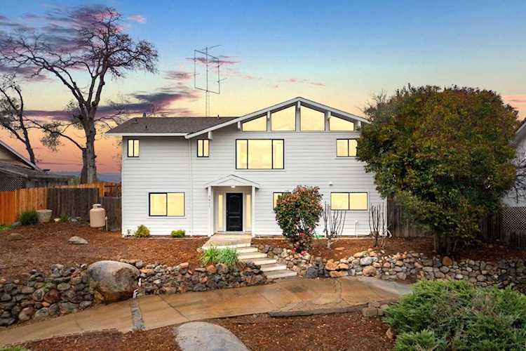 3811 N Lakeshore Boulevard Loomis, CA 95650