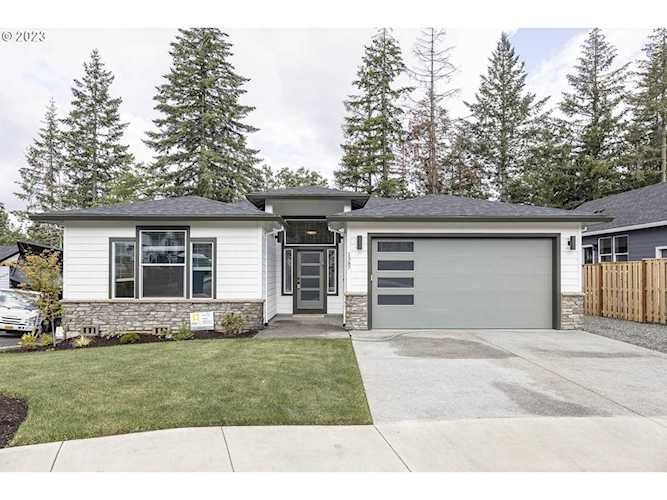 1387 NE Mary TER Estacada, OR 97023