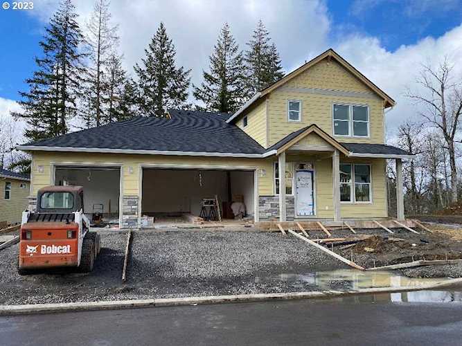 1395 NE Mary TER Estacada, OR 97023