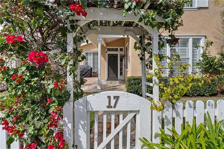 17 Paseo Vespertino Rancho Santa Margarita, CA 92688
