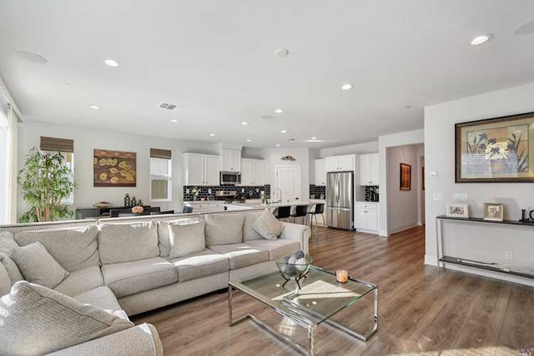 913 Bergenia Street in Vacaville, CA Photo 1