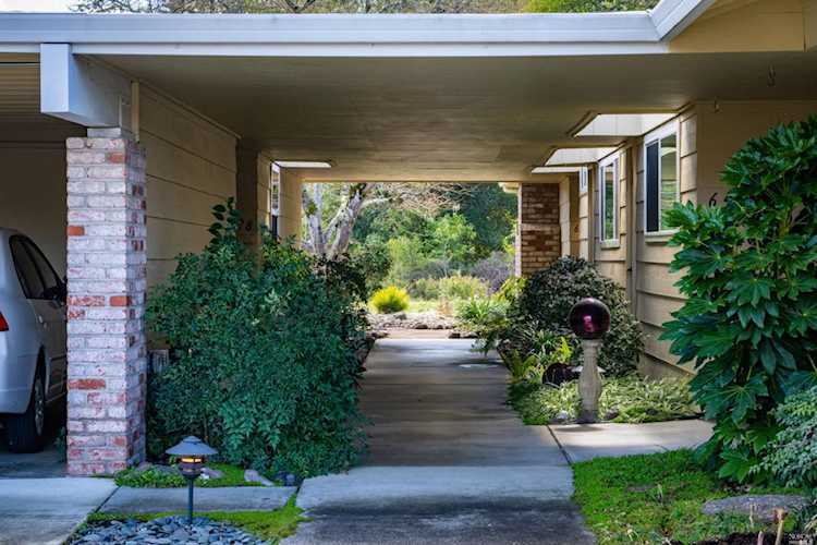 6526 Meadowgreen Place Santa Rosa, CA 95409