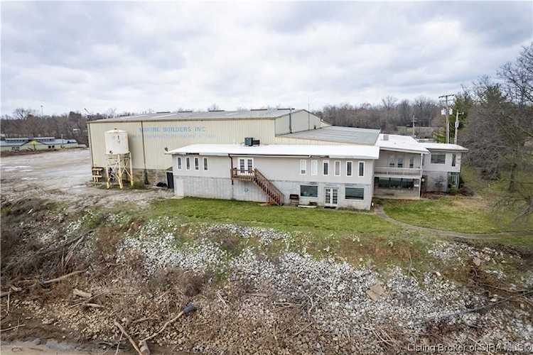 5821 Utica Pike Jeffersonville, IN 47130