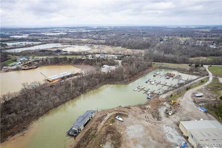 5821 Utica Pike Jeffersonville, IN 47130 MLS 202306270