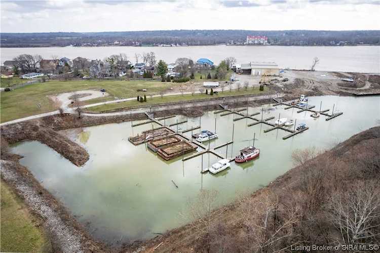 5821 Utica Pike Jeffersonville, IN 47130 MLS 202306270