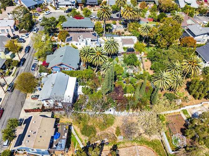 5030 Montezume Los Angeles, CA 90042