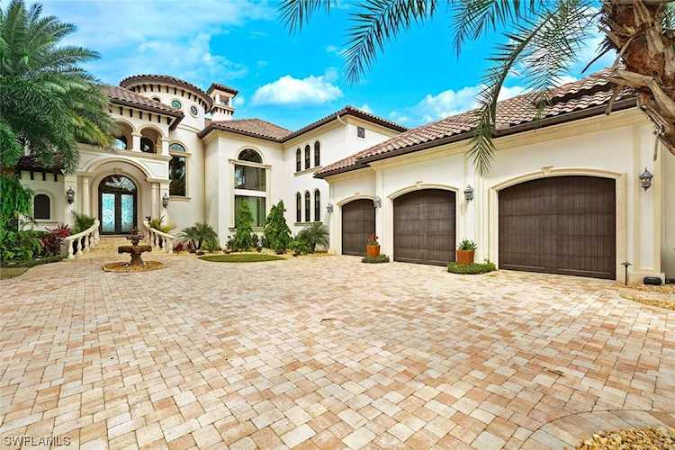 2844 Valencia Way Fort Myers, FL 33901