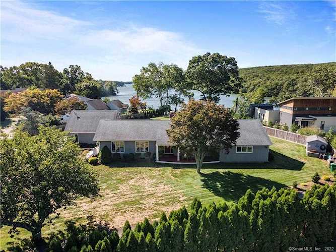 12 Keeney Court Waterford, CT 06385