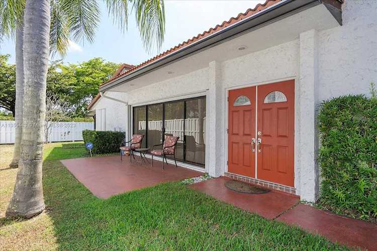 8272 NW 36th St Sunrise, FL 33351