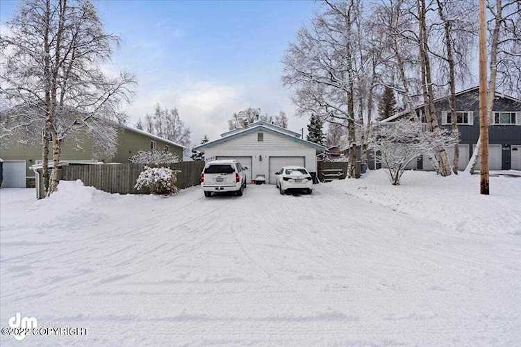 4140 W 89th Ct Anchorage, AK 99502