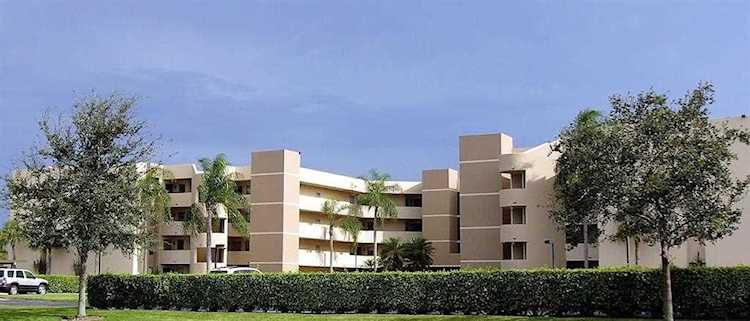 5750 Camino Del Sol #102 Boca Raton, FL 33433