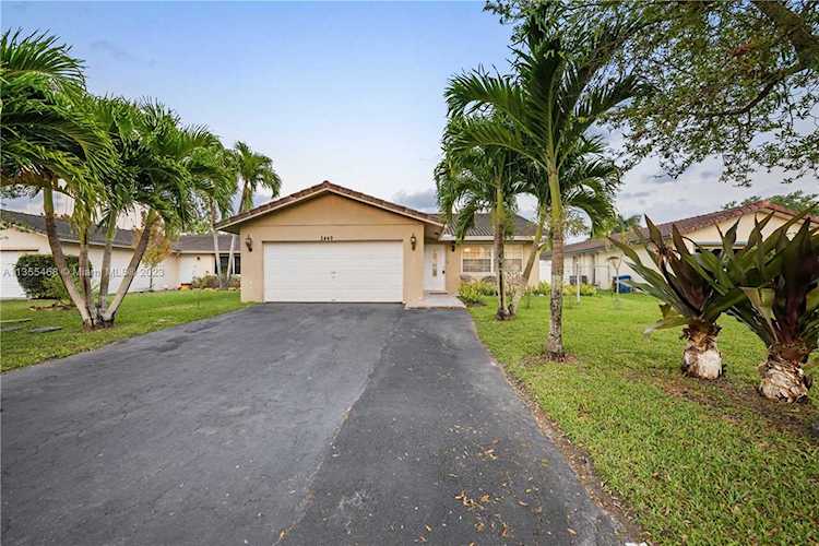 2449 NW 123rd Ave Coral Springs, FL 33065