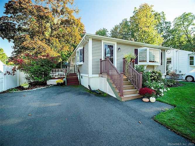 34 Eagle Place West Haven, CT 06516