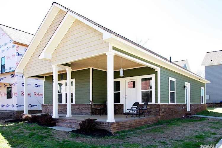 740 Spruce St Conway, AR 72032