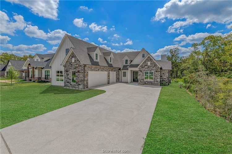 1957 Arcadia Bluffs Dr College Station, TX 77845-2219